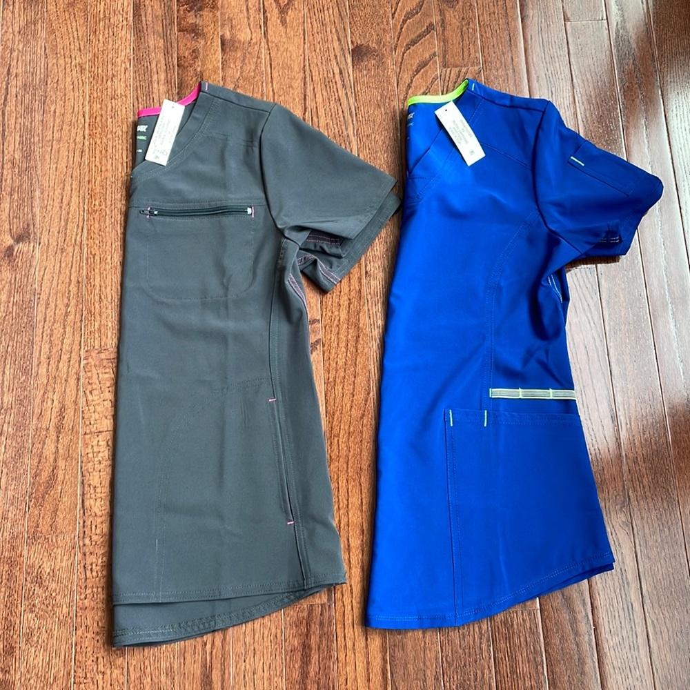 NWT 2 bundle XS scrub top bundle